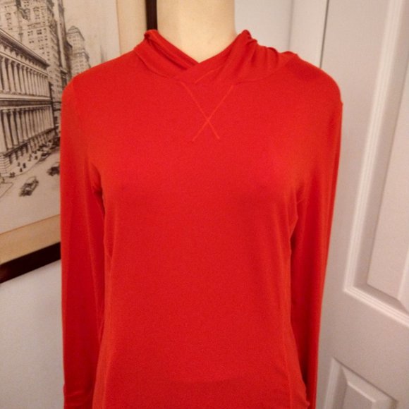 NWT! Fabletics Phoenix Run Electric Cherry Hoodie-Size M - Picture 3 of 12